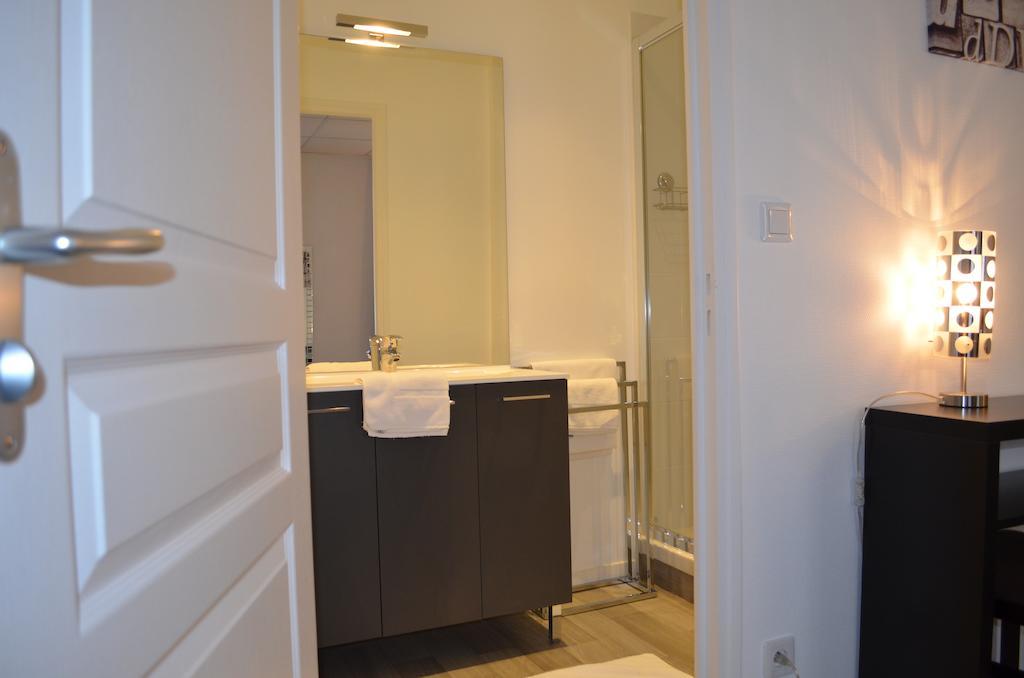 Hotel De La Croix De Malte Cherbourg-en-Cotentin Habitación foto