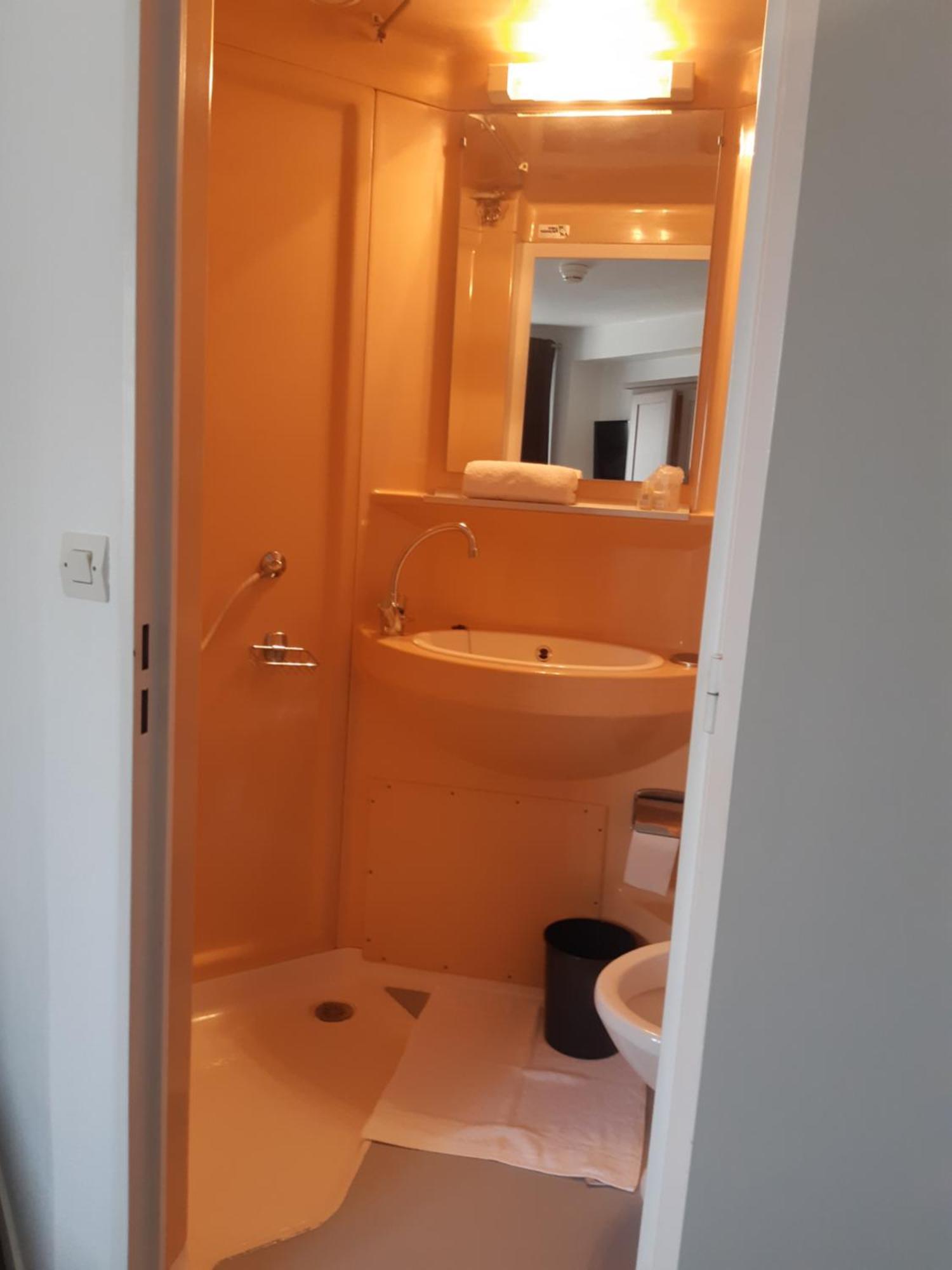 Hotel De La Croix De Malte Cherbourg-en-Cotentin Habitación foto